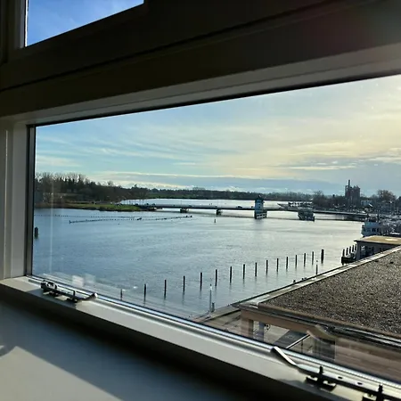 Pier 10 Im Pierspeicher *